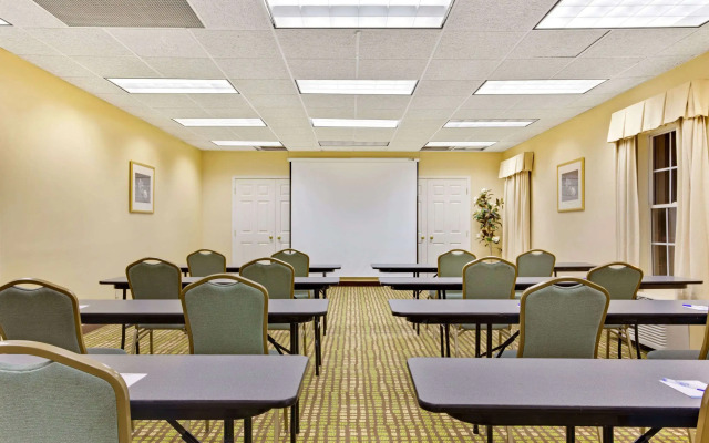 Baymont by Wyndham Pearl