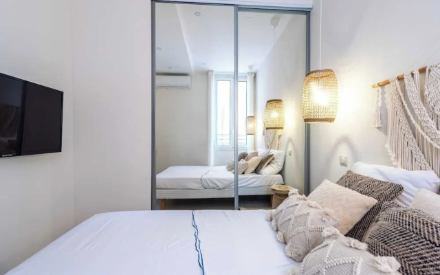 Modern Apartment -1bdr/4p - 300m From the Beach
