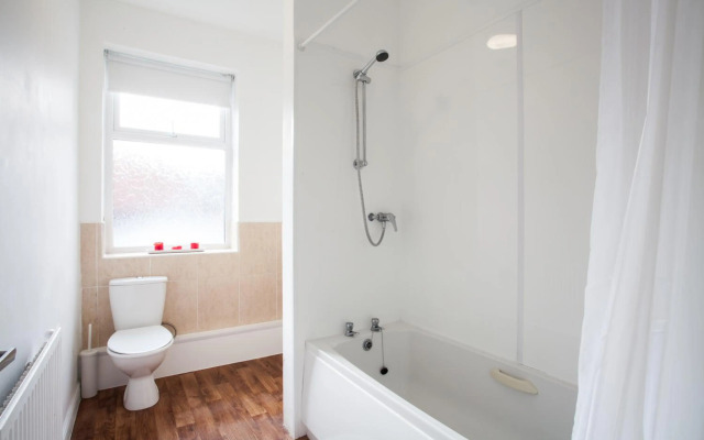 1 Fitzhamon Embankment Apartments Opposite Principality Stadium - Long Stay Offer