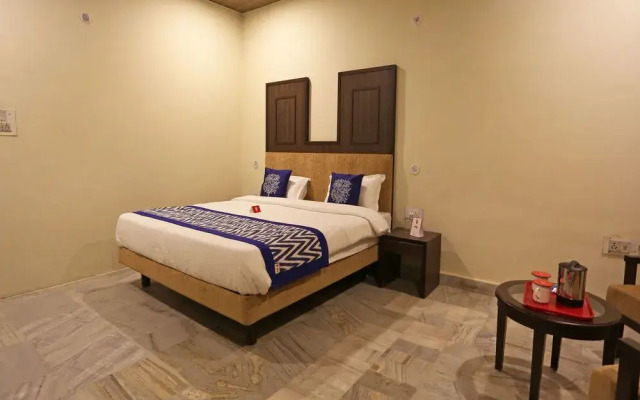 OYO 4828 Osho Resorts Deluxe