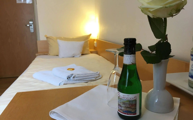 SCHROEDERS Stadtwaldhotel