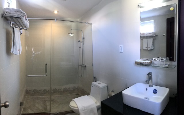 Hoang Sa Hotel