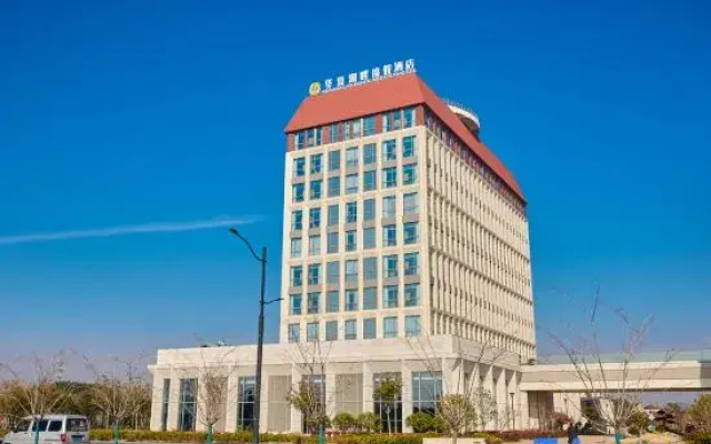 Huaxia Lakeside Resort Hotel