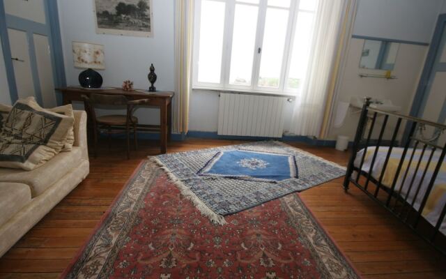 Impressive Villa With Sea View in Clohars-carnoët