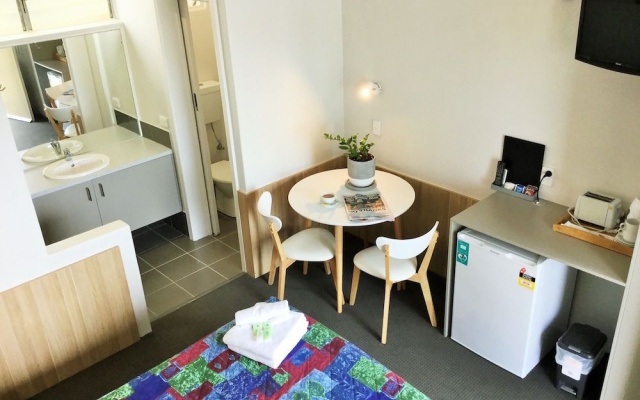 Northside Hotel Albury – Guest Rooms – Lavington