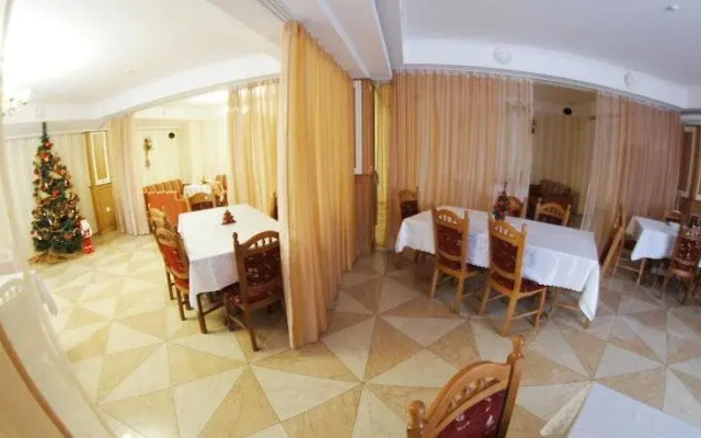 Hotel and restaurant complex "Intourist"