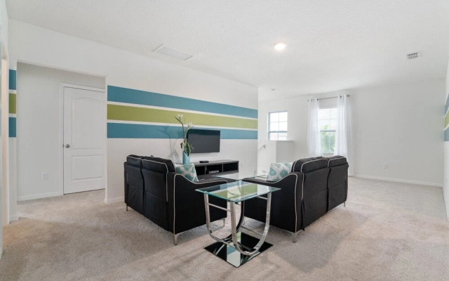 5BR Pool Home w Gameroom