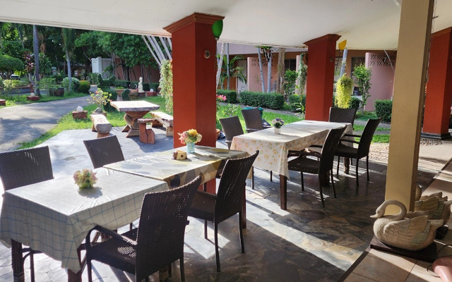 Safari Riviera Resort
