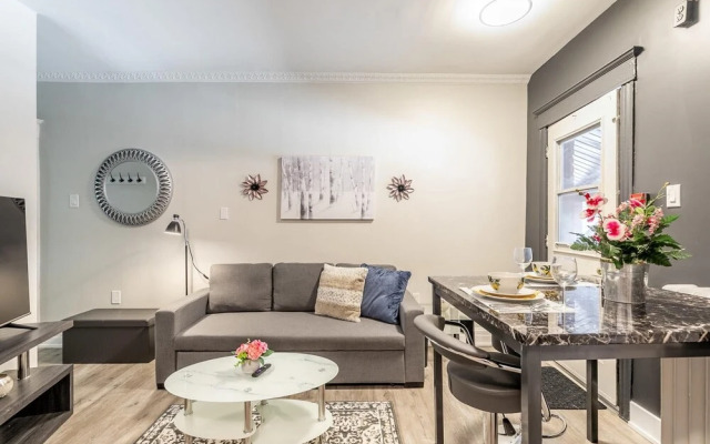 Upscale 2BR With King Bed-prime Location