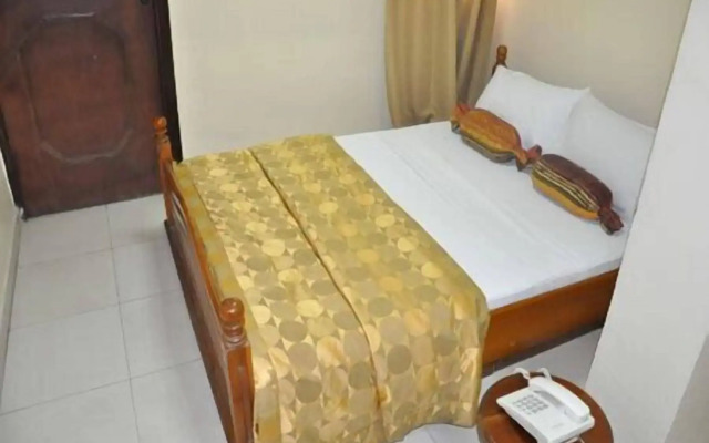 Solitude Hotel Yaba