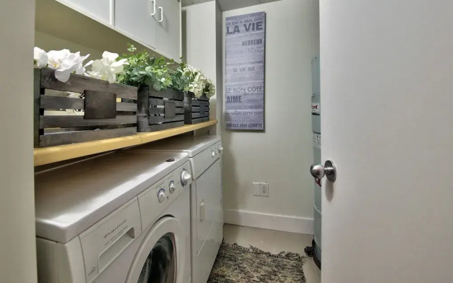 Quartier des Spectacles Downtown Loft Condos