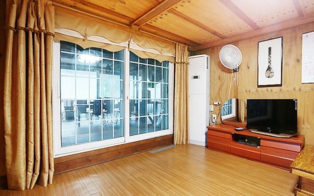 Pocheon Beverly Hill Pension