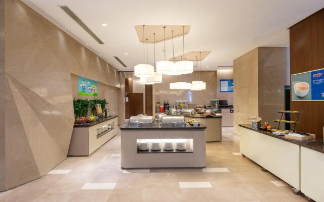 Holiday Inn Express Shanghai Jinsha by IHG
