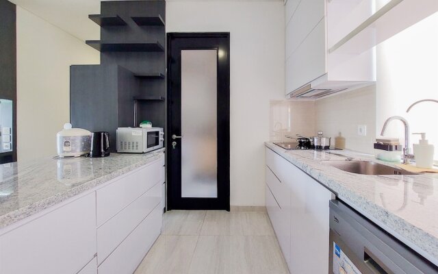 Fancy And Nice 2Br At Lloyd Alam Sutera Apartment