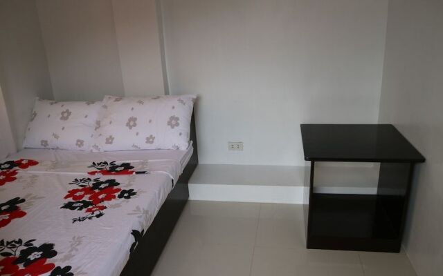 Chelle's Apartelle - Inn