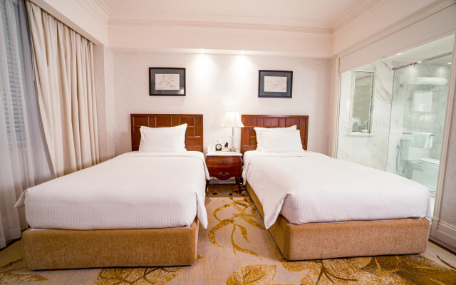 Apricot Hotel