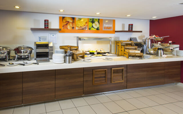 Holiday Inn Express Northampton - South by IHG