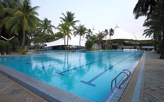Bungalow Modern Golf & Country Club