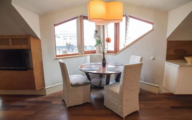 Pelicanstay Montaigne Apartments