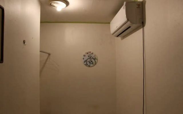 Dustin Guesthouse - Hostel