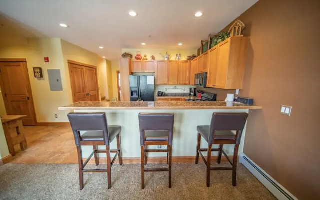 Antlers Gulch 303 by SummitCove Vacation Lodging