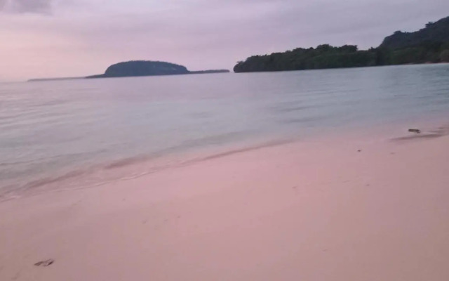 Lonnoc Beach Bungalows