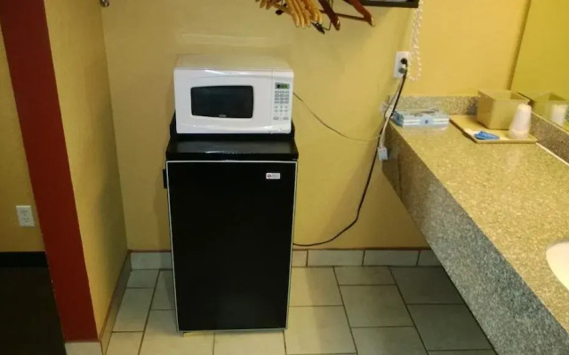 Sunrise Inn & Suites