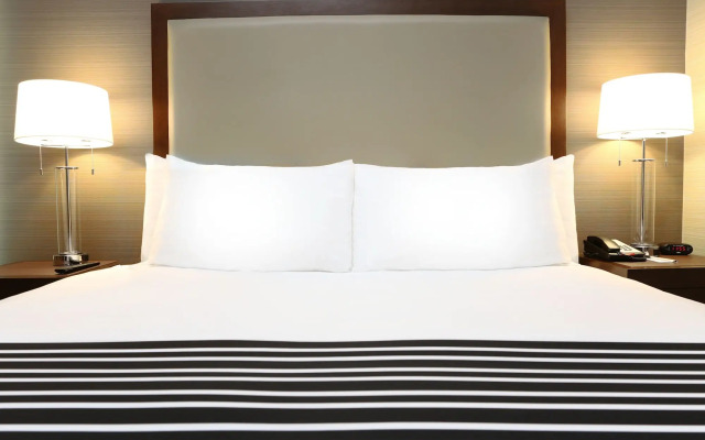 Sandman Hotel Abbotsford Airport