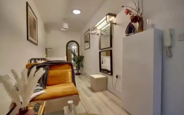 Stunning Compact Studio in Portsea