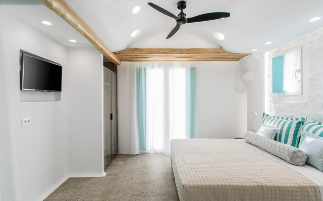 Majo Suites Hotel