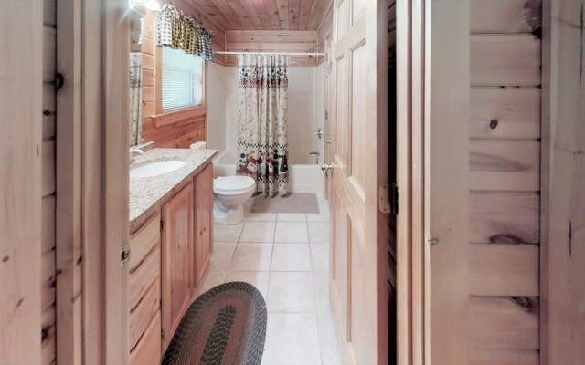 Bearly Visible - 2 Br Cabin