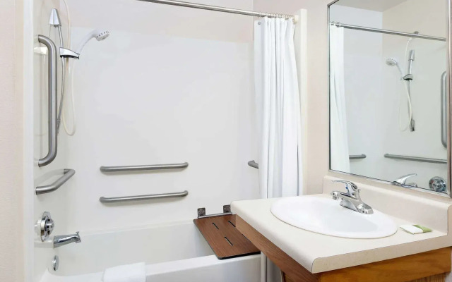 WoodSpring Suites Tyler Rose Garden