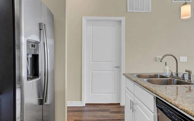 FRONTDESK Calais Midtown Apts Houston