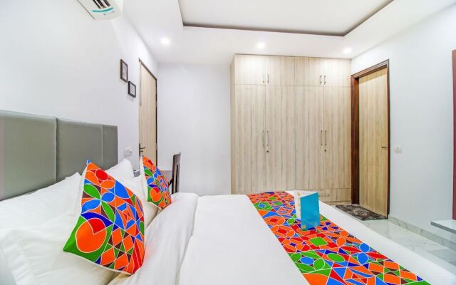 FabHotel Parfait Street