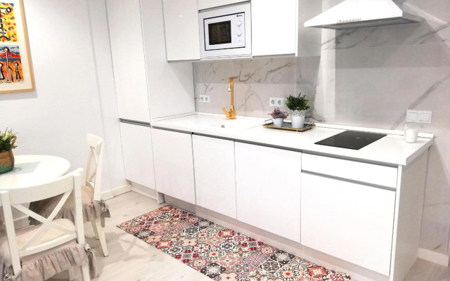 Lux City Loft in front of the Port