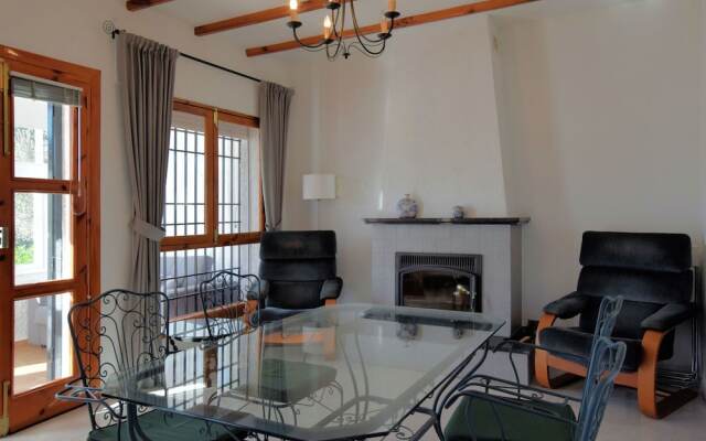 Lovely Holiday Home With Private Swimming Pool in Almogía