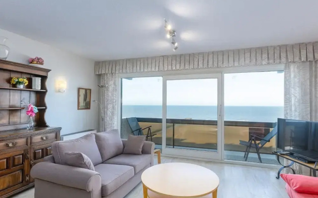 Bright Apartment on the 7th Floor