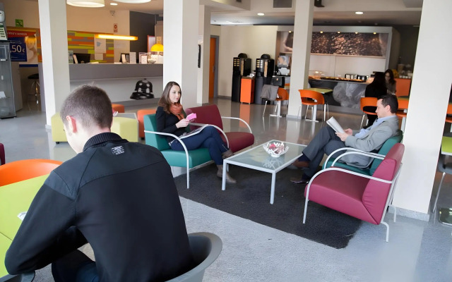 B&B Hotel Girona 2