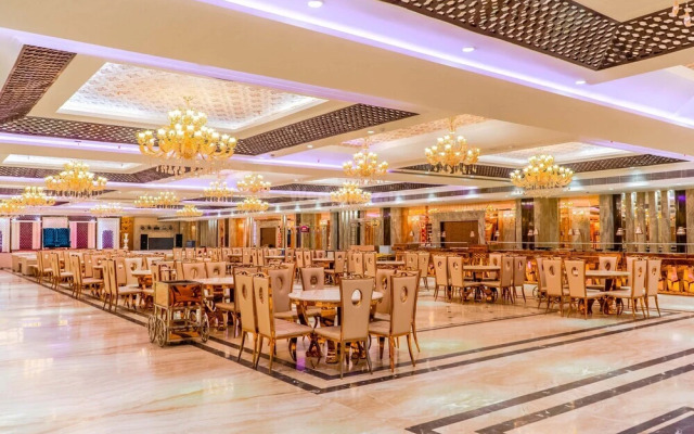 C Pearls Hotel  Banque by OYO Rooms