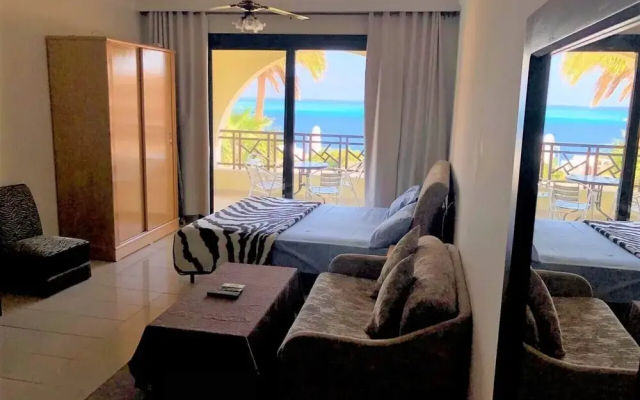 Stunning sea View Studio The View Waterside