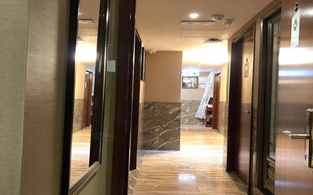 Rich Hotel