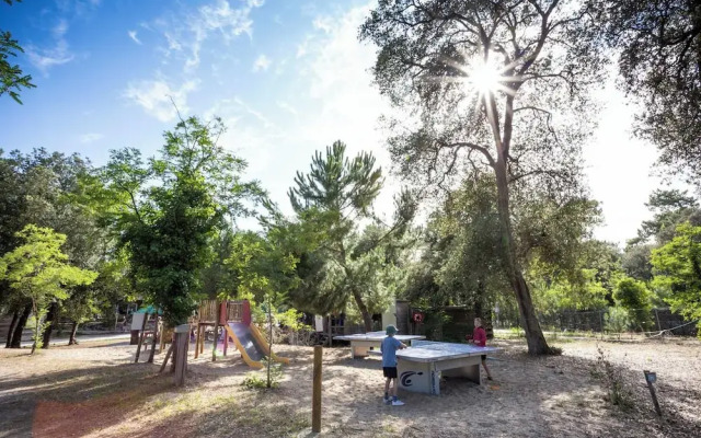 Huttopia Oléron les Chênes Verts