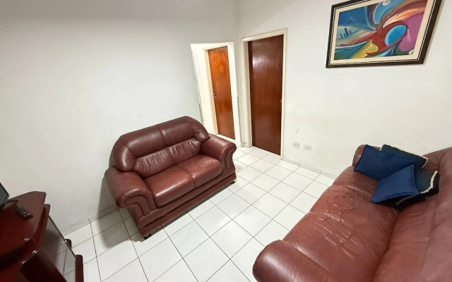 Pé na Areia Praia da Guilhermina IV