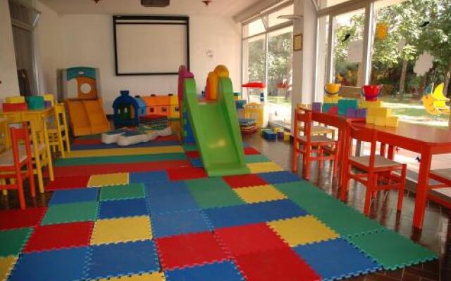 Los Nidos Holiday Resort Bungalows