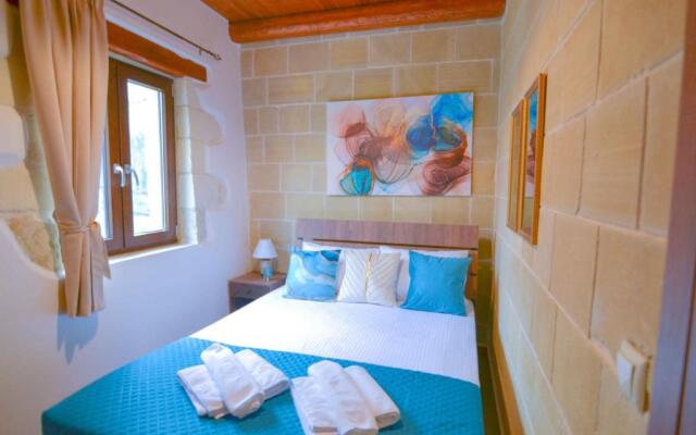 Heated Private Salt Pool, Spa, 4BD & 4BR