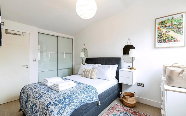 Modern & Airy 2-bed Gem in Trendy Stoke Newington