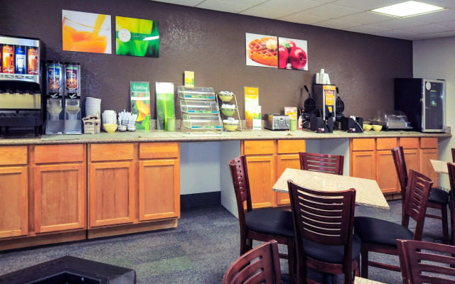 Quality Inn Stadium Area Green Bay Stadium