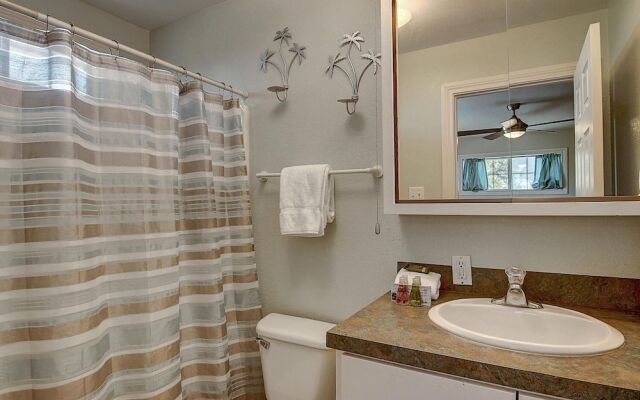 Fantasy Oaks Lodge 4 Bedroom Home by RedAwning