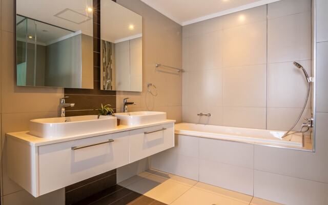 Sandton Smart Apartment Seventeen