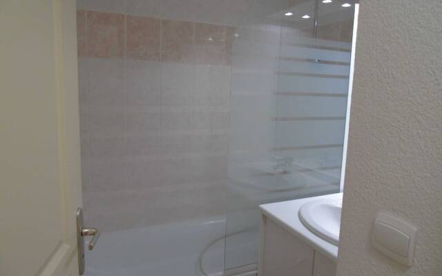 Lou Services Apartment BAA3 LSI 001